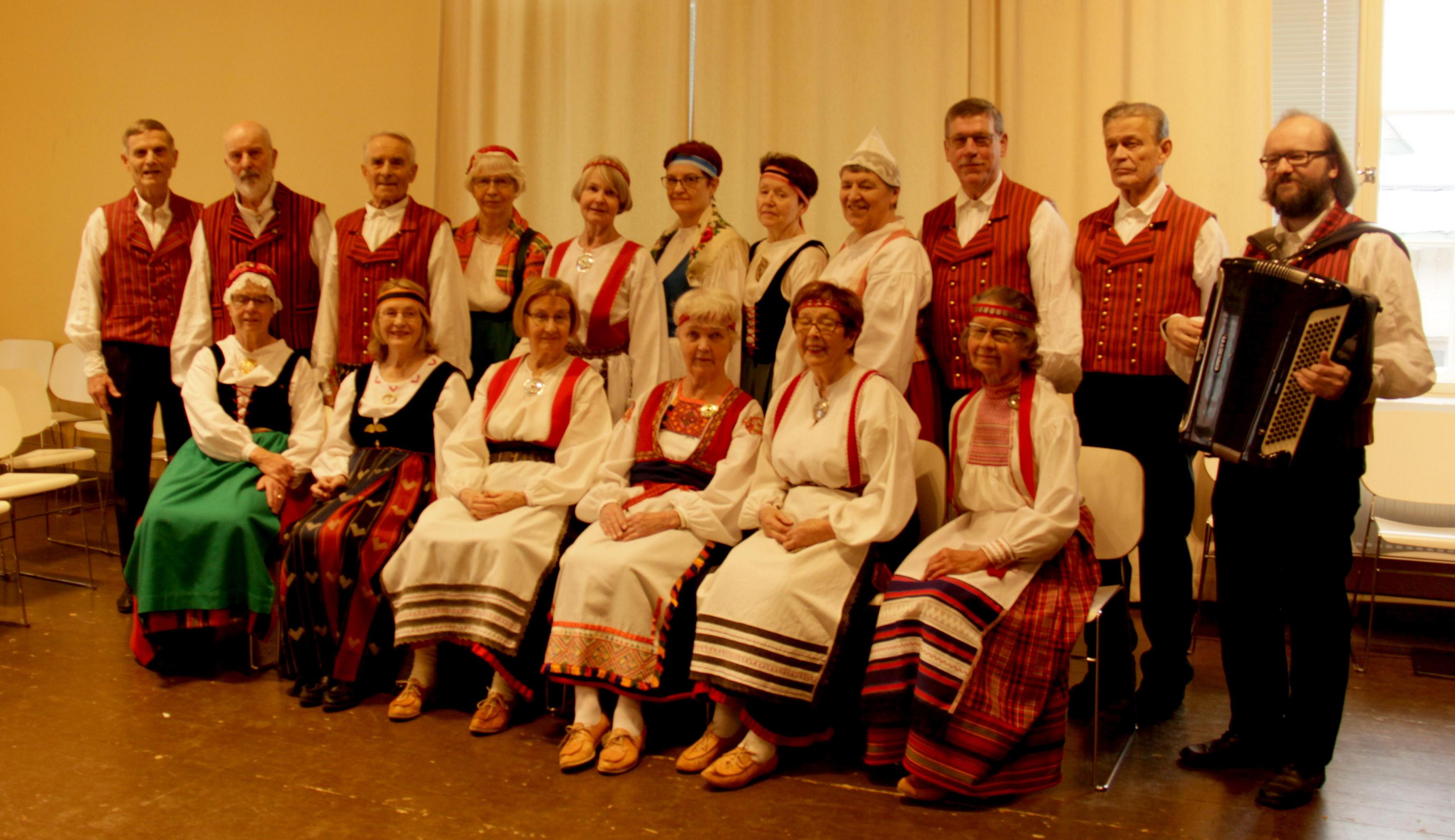 Kansantanssijat Kuvia Tampereen Kansalliset Seniorit Ry
